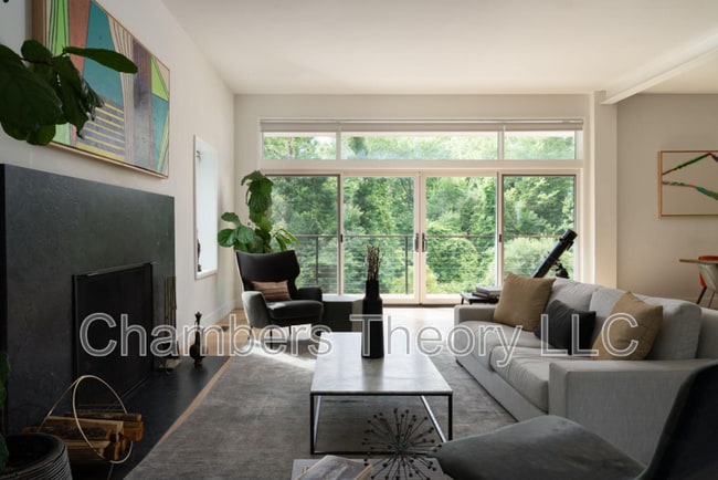 Building Photo - 3820 Argyle Terrace NW