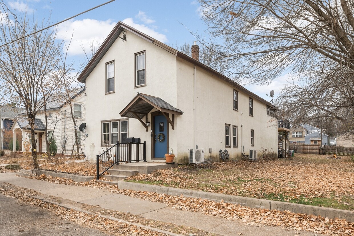 Primary Photo - 810 4th St S