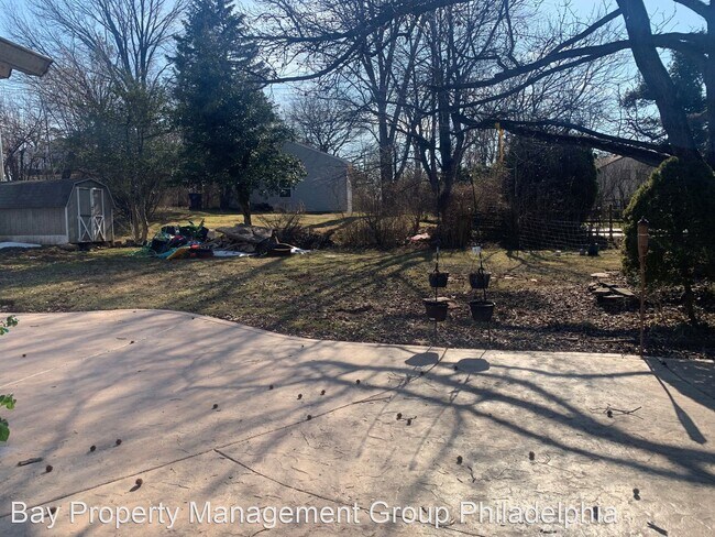 Foto del edificio - 3 br, 1 bath House - 2556 N Parkview Dr