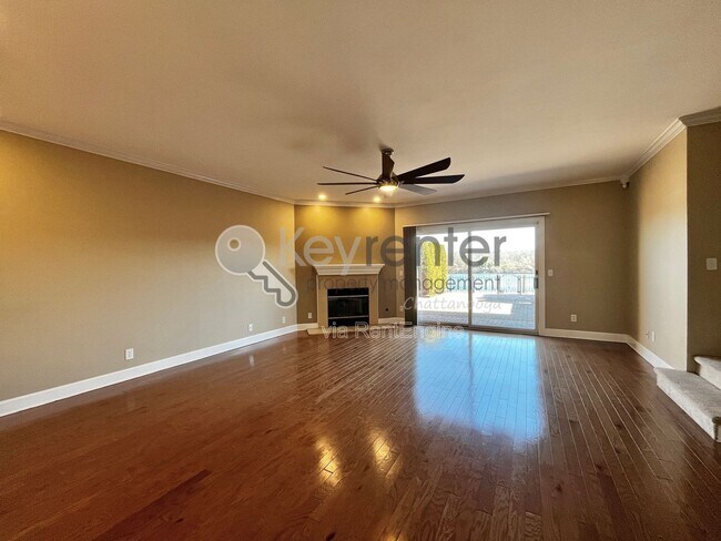 Building Photo - 3166 Waterfront Dr