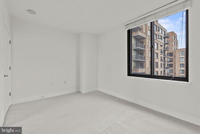 Building Photo - 2451 Midtown Ave