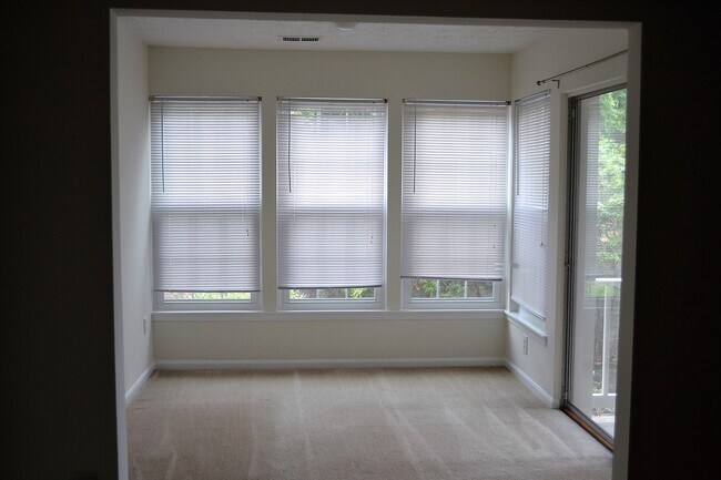 Foto del edificio - 608 Jupiter Hills Ct