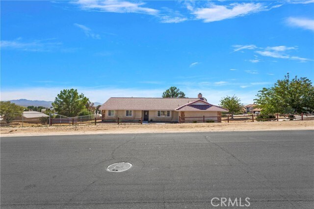 Foto del edificio - 26665 Lakeview Dr