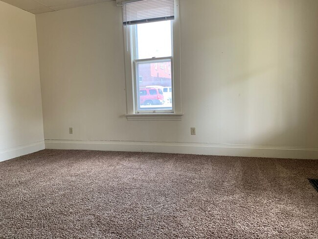 Foto del edificio - 2 Bedroom House in South Park/Greenmont - Available 08/24/2026