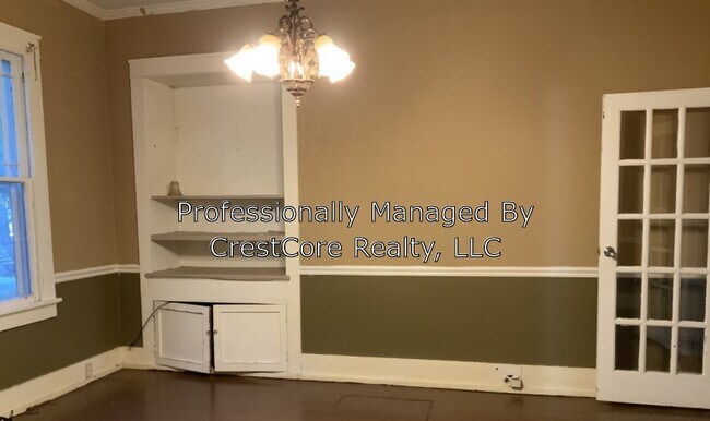 Building Photo - 211 Pleasant St