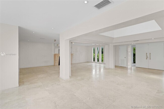 Building Photo - 6620 Windsor Ln