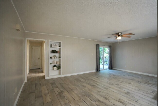 Building Photo - 118 Talisman St