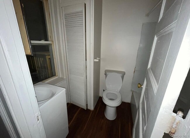 Building Photo - 30 E Main St