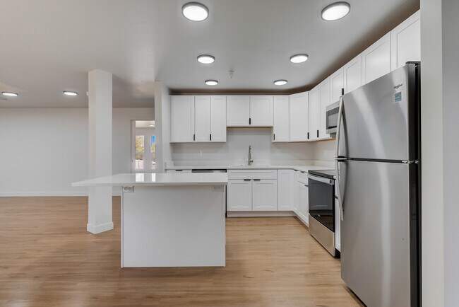 Building Photo - 404 E 5600 S