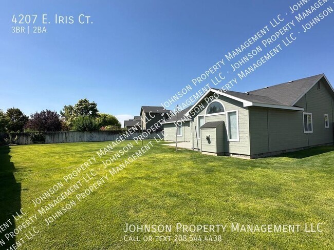 Building Photo - 4207 E Iris Ct