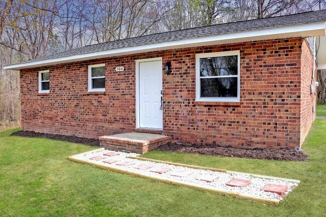 Building Photo - 504 Tulip Tree Dr