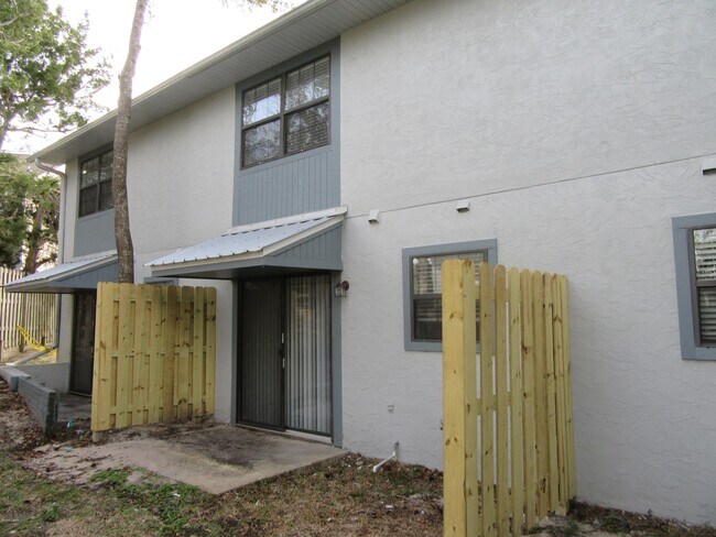 Building Photo - 2750 W 12th St