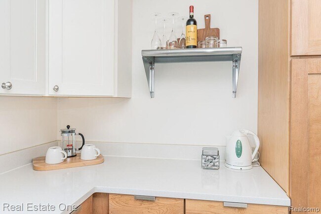 Foto del edificio - 2392 W Auburn Rd