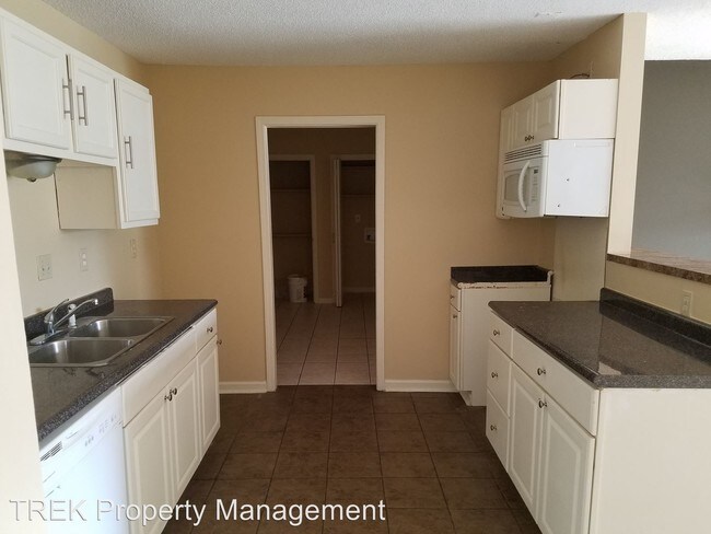 Foto del edificio - 3 br, 2 bath House - 2716 Whitney Avenue
