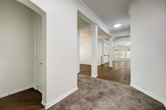 Building Photo - 3835 Riley St