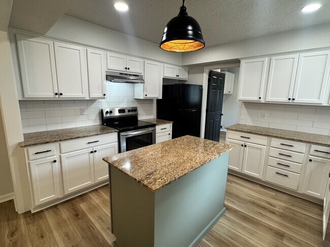 Building Photo - 4210 Waterwood Dr