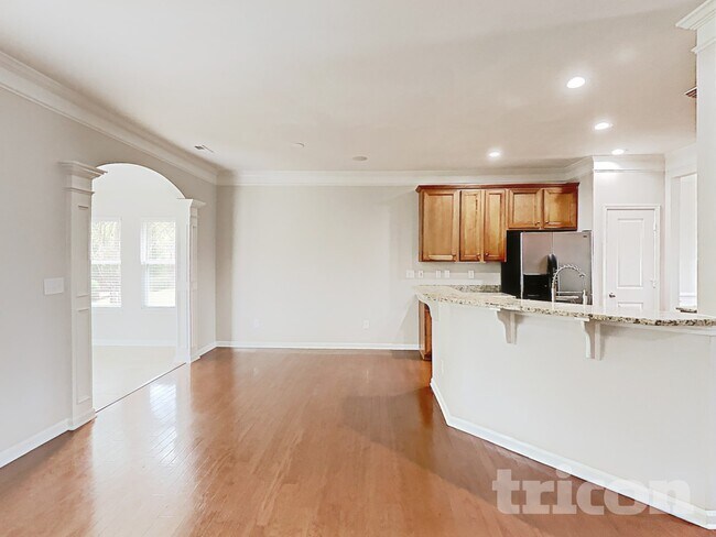 Building Photo - 1413 Eastway Dr
