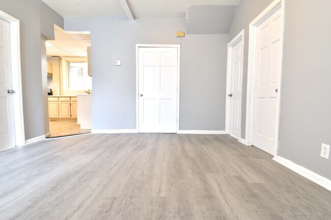 Foto del edificio - 705 E 25th St