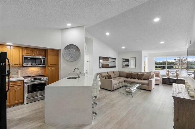 Building Photo - 12430 Vista Isles Dr