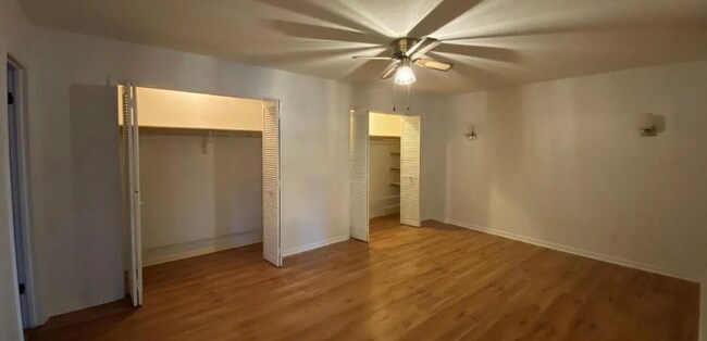 Building Photo - 992 S Marion Ave