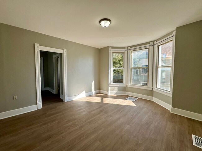 Foto del edificio - 2023 Broadway St