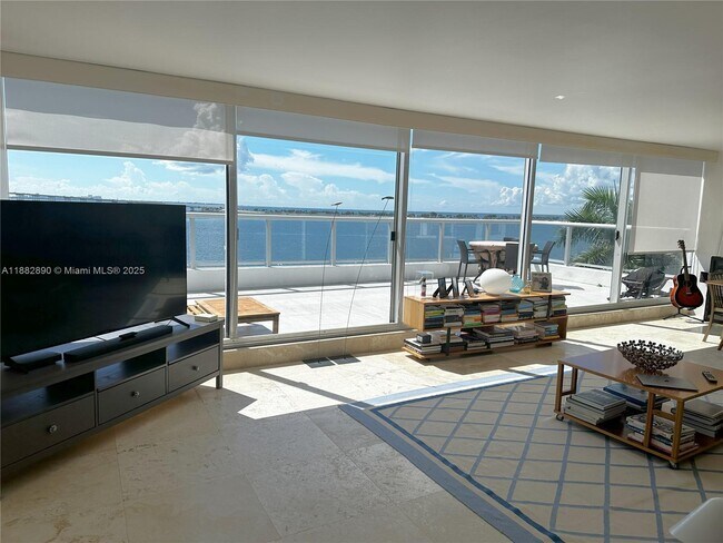 Foto del edificio - 1541 Brickell Ave