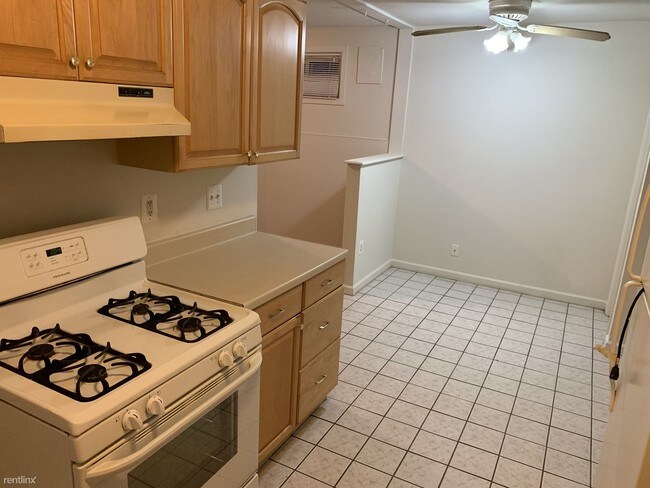 Building Photo - 3 br, 1 bath  - 19744 Sharon Ct