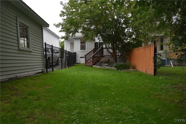Building Photo - 716 Cadwell St
