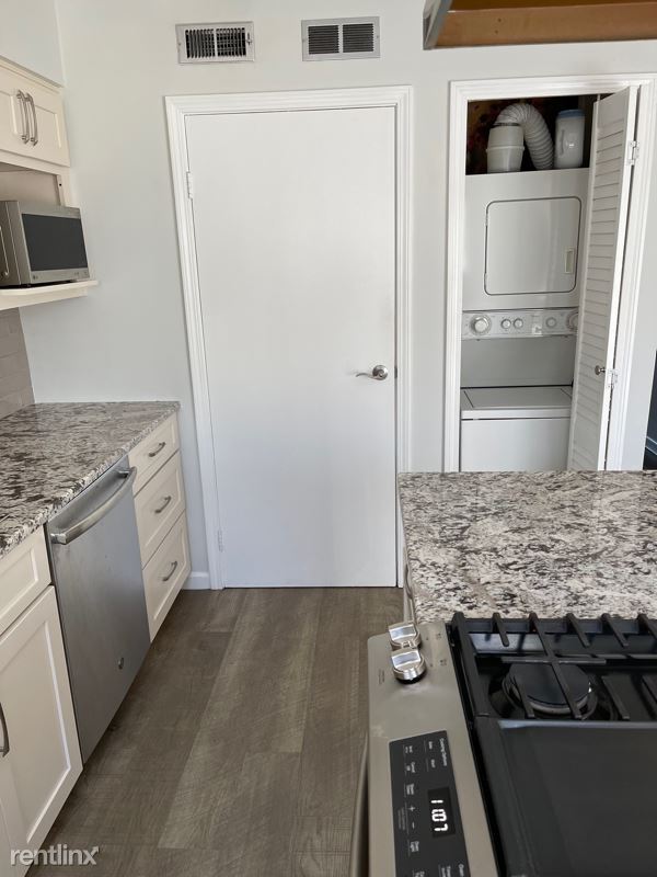 Building Photo - 2 br, 1.5 bath Condo - 152 jamestown drive
