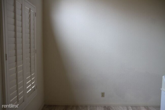 Building Photo - 2 br, 2.5 bath Condo - 416 N Bushnell Ave