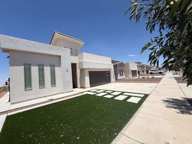Foto del edificio - 13389 Carterton Ave