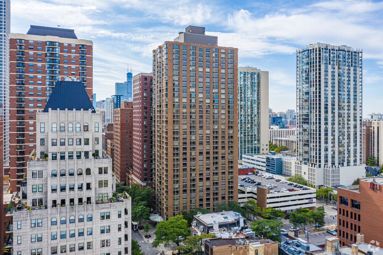 Elm Street Plaza Apartments - 1130 N Dearborn St Chicago, Il 