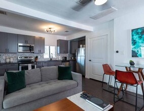 Building Photo - 2300 Stanford St