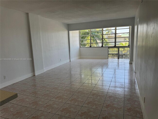 Foto del edificio - 1333 E Hallandale Beach Blvd