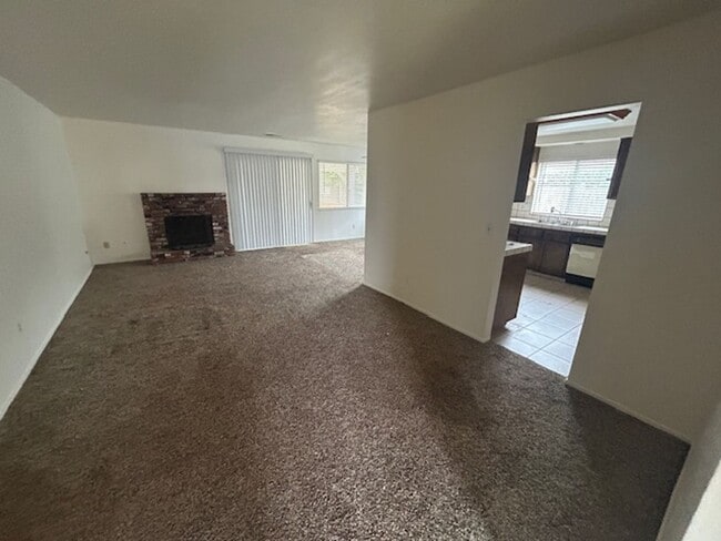 Building Photo - *** MOVE IN SPECIAL - $300.00 OFF FIRST MONTHS RENT***