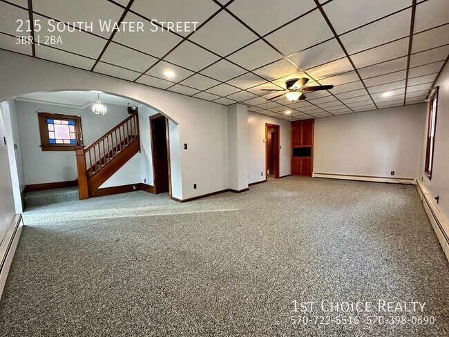 Foto del edificio - 3 bedroom house with a 2 car garage!