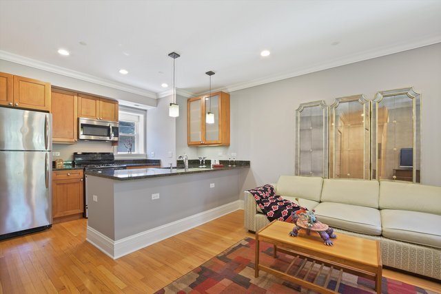 Building Photo - 1427 W Elmdale Ave