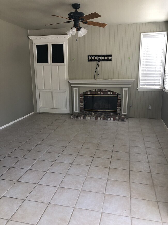 Building Photo - South Corona 2 Story Beauty