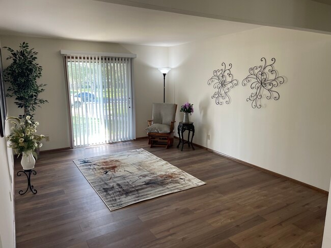 Living Room - 6850 W Kathleen Ct