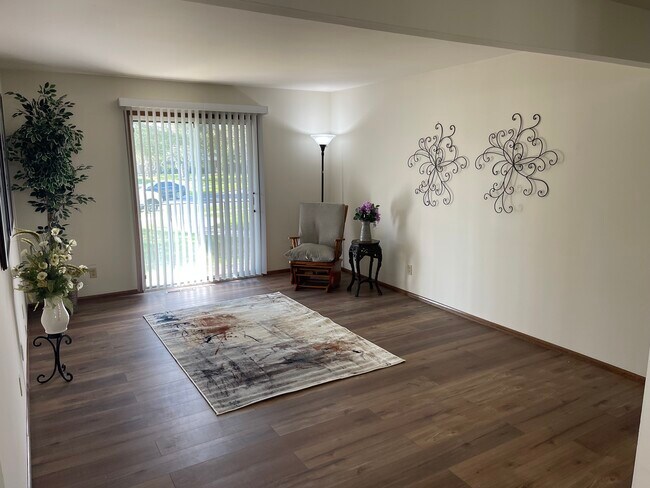 Sala de estar - 6850 W Kathleen Ct