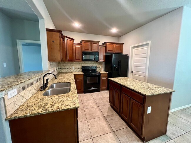 Building Photo - Beautiful 3 Bedroom Home in Southfield Hei...
