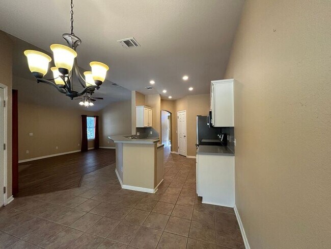 Foto del edificio - 16 Creekside Dr