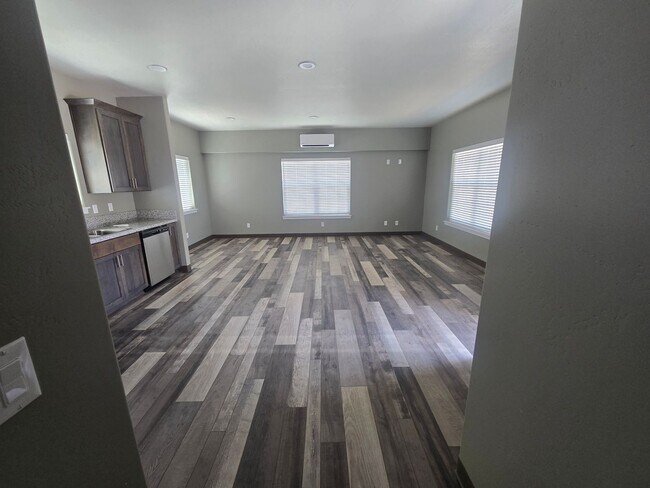 Foto del edificio - 1 bed 1 bath for rent in Grants Pass