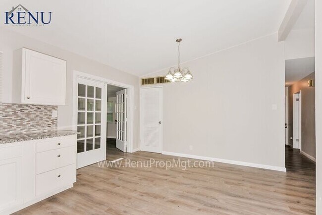 Foto del edificio - Available Now!