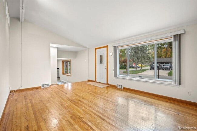Building Photo - 30706 Fairfax St