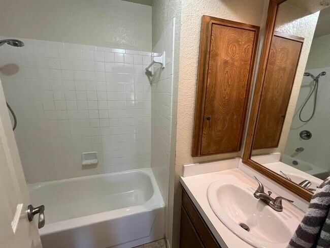 Foto del edificio - 1308 Montgomery St