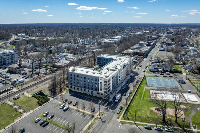 Aerial Photo - 1000 North Ave