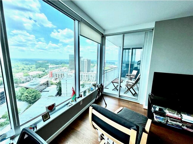 Foto del edificio - 3338 Peachtree Rd NE