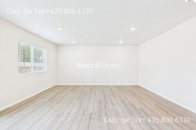 Foto del edificio - 19537 141st Ave Ct E