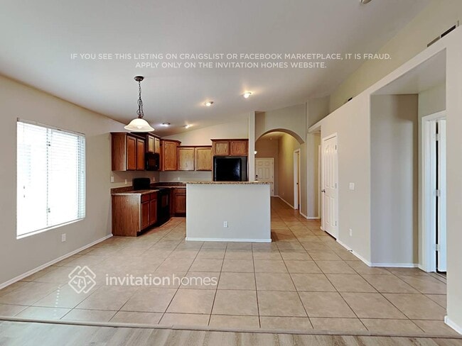 Building Photo - 2752 W Grenadine Rd